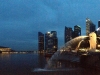 Blick vom Central Business District: Singapur bei Nacht