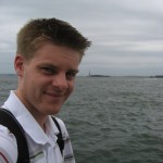 Ich vor Liberty Island (ohne Zoom)